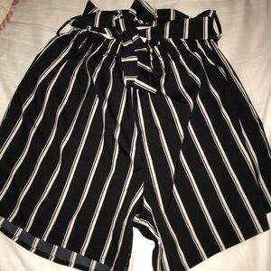 ✧paperbag style black and white striped shorts✧